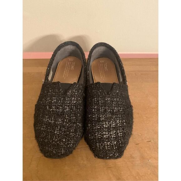 TOMS size 8 Women's Black & Silver Textured Classic Slip On Alpargata Shoes - Picture 3 of 7
